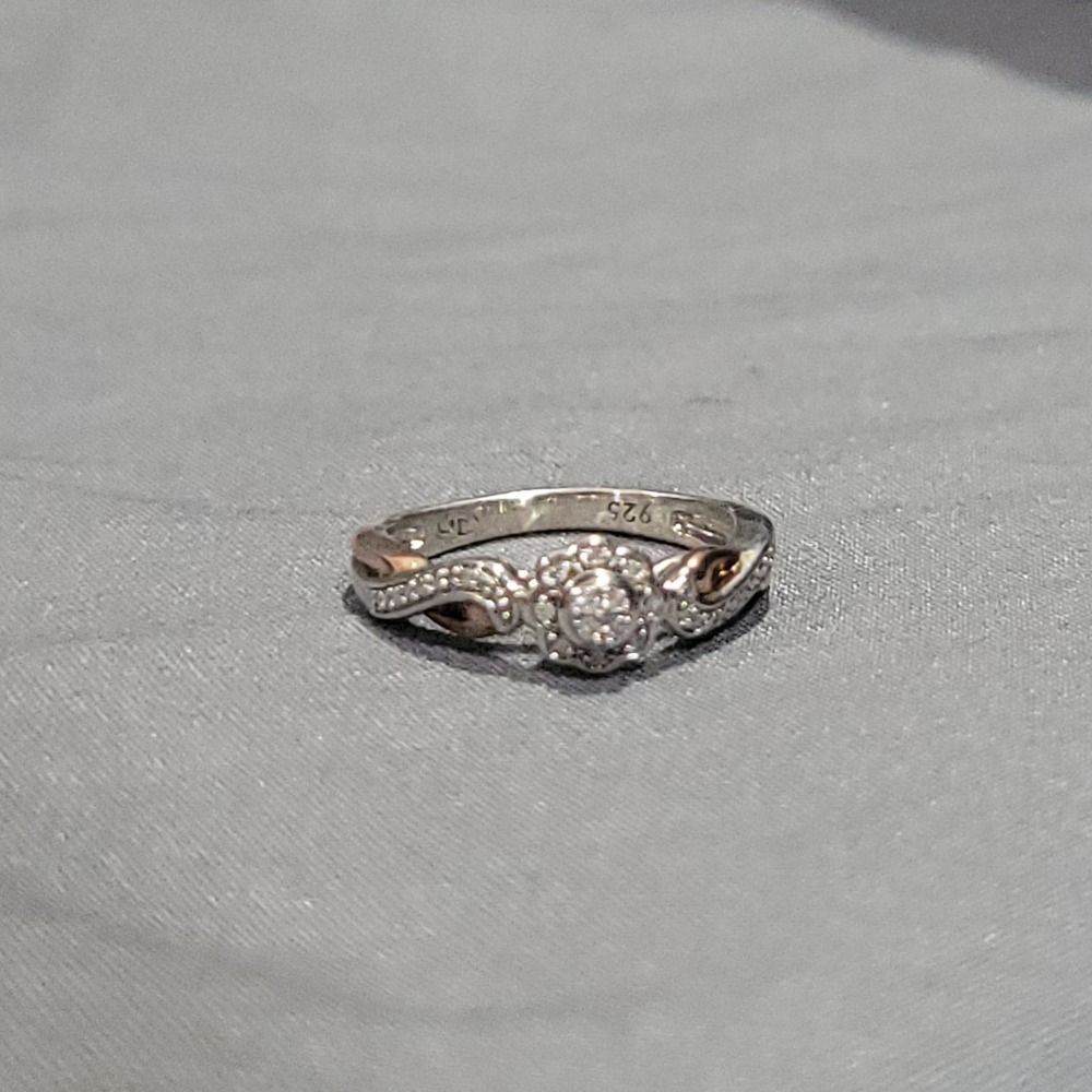 Vintage Floral Style 925 Sterling Silver Engagement Halo Ring Size 5 Diamond